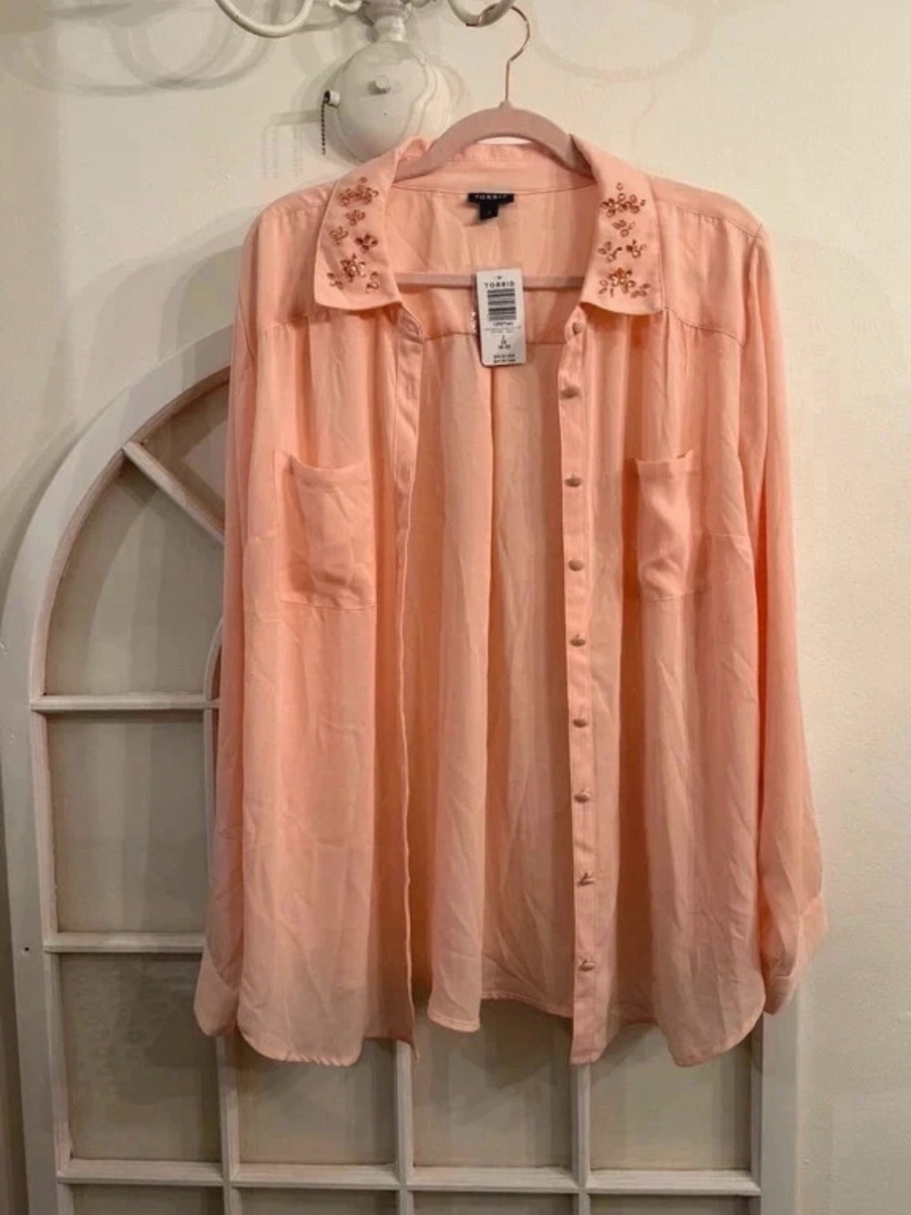 NWT Torrid Madison Peach Embellished Collar Button Down Blouse Shirt Bejeweled